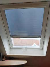 Dachfensterollo mit Blend & Hitzeschutzfolie